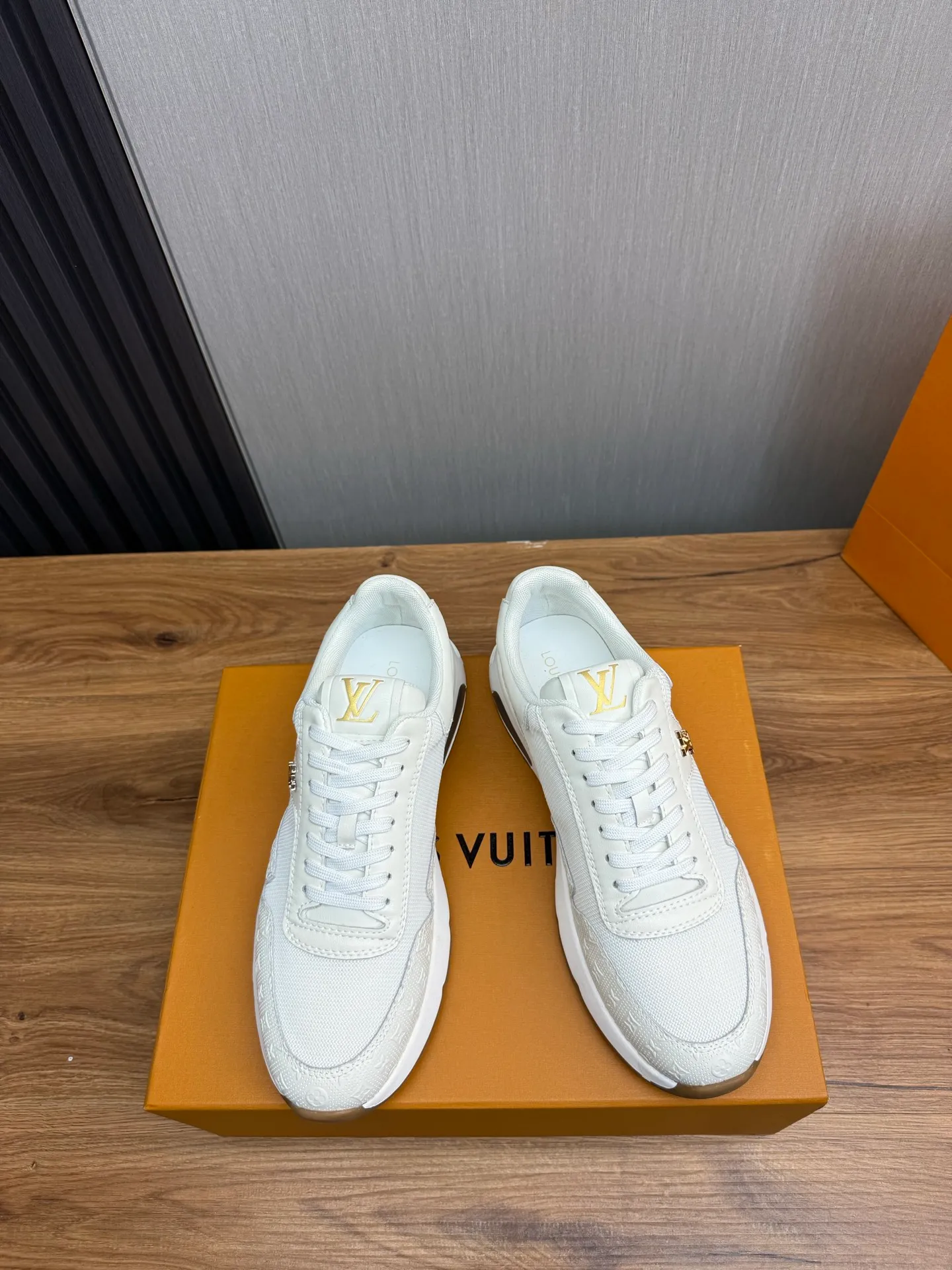 Men's shoes 💰460💰 LOUIS VUITTON [Luden Yiwei] Brand new trendy Lv is on the market 🎁, casual and fashionable men's shoes 👟 Original version shipped 1:1✅ The upper is made of imported brand leather + sheepskin lining, the original wear-resistant rubber outsole, the version is simple and elegant, exclusive for trendy men. 38-44